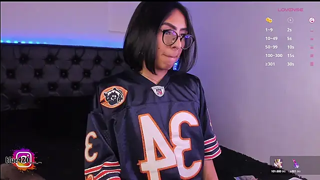 Snapshot of Skyler__blue4 chatting on February 19, 2025, 4:12 am Skyler blue4 online show from February 19, 2025, 4:12 am