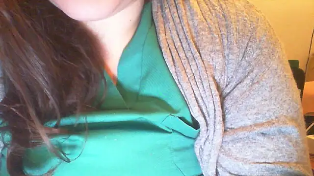 Snapshot of Maebi chatting on January 3, 2025, 10:29 pm Maebi online show from January 3, 2025, 10:29 pm