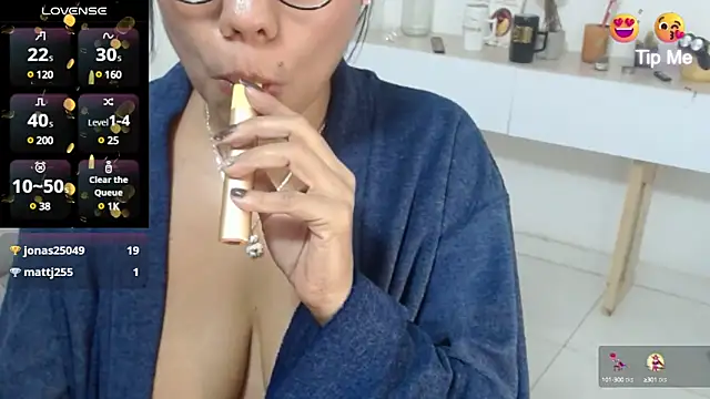 Snapshot of KatrinaReds chatting on March 9, 2025, 6:39 am KatrinaReds online show from March 9, 2025, 6:39 am