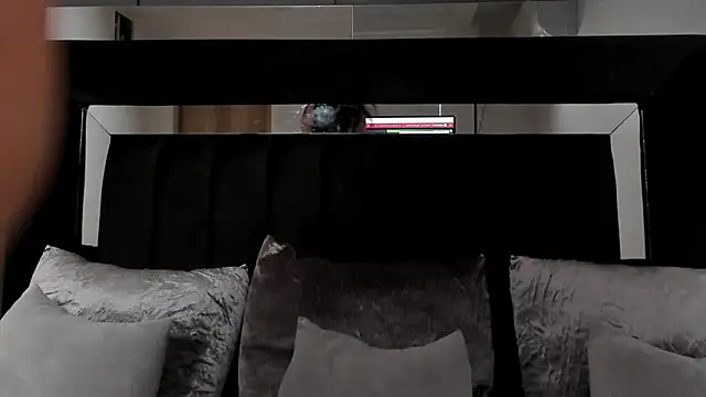 Snapshot of julieta_jewel chatting on March 3, 2026, 1:07 pm julieta jewel online show from March 3, 2026, 1:07 pm