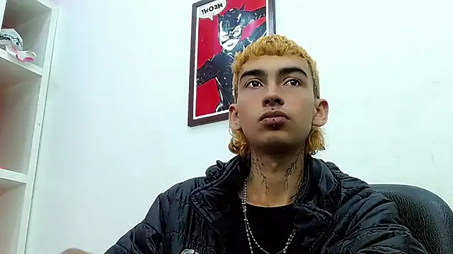 Snapshot of ttimy_x_boy chatting on February 5, 2026, 3:24 am ttimy x boy online show from February 5, 2026, 3:24 am