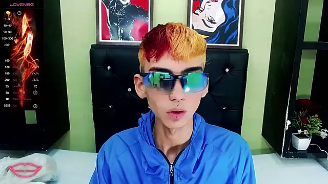 ttimy x boy online show from March 12, 2025, 8:09 pm