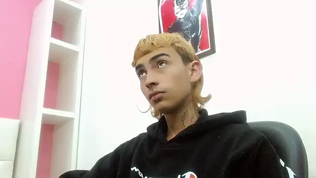 Snapshot of ttimy_x_boy chatting on February 19, 2026, 3:14 am ttimy x boy online show from February 19, 2026, 3:14 am