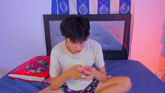 Snapshot of Johhan__Lee chatting on December 12, 2024, 2:37 am Johhan Lee online show from December 12, 2024, 2:37 am