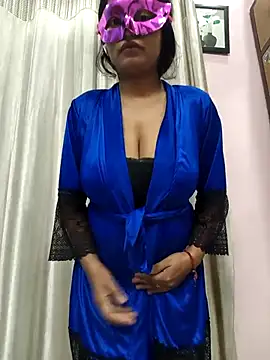 bigtitsqueen online show from December 19, 2025, 4:38 am