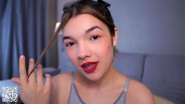 Snapshot of VeronaAppleberry chatting on February 21, 2025, 1:11 am VeronaAppleberry online show from February 21, 2025, 1:11 am
