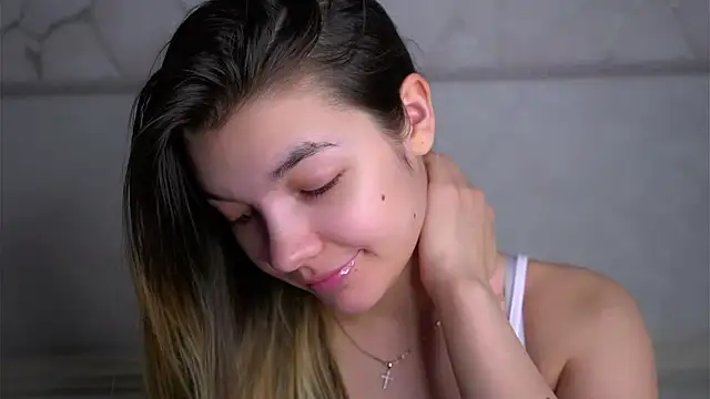 VeronaAppleberry online show from February 15, 2026, 1:06 am