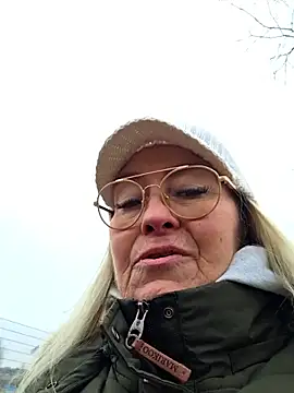 Snapshot of lisalustjouw chatting on February 5, 2026, 10:55 am lisalustjouw online show from February 5, 2026, 10:55 am