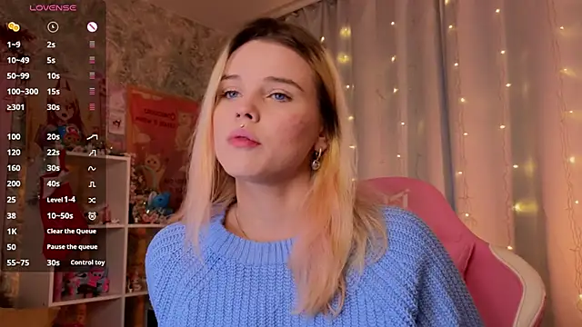 HanaMitsuri online show from January 7, 2025, 1:14 pm