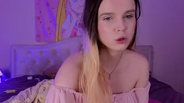 HanaMitsuri online show from October 3, 2025, 7:37 pm