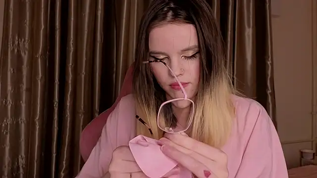 HanaMitsuri online show from January 8, 2026, 7:31 pm