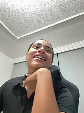 Snapshot of sheyla_sweet18 chatting on February 28, 2026, 5:29 am sheyla sweet18 online show from February 28, 2026, 5:29 am