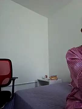 VictoriaEvaans  online show from October 5, 2025, 4:42 pm