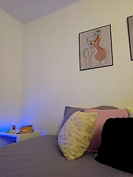 VictoriaEvaans  online show from October 9, 2025, 10:43 pm