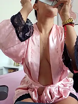 VictoriaEvaans  online show from November 30, 2025, 6:41 pm