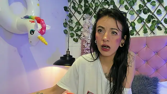 lauren evans96 online show from October 23, 2025, 3:27 am