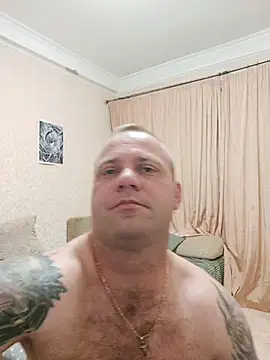 Snapshot of Crek666 chatting on July 15, 2026, 1:23 am Crek666 online show from July 15, 2026, 1:23 am