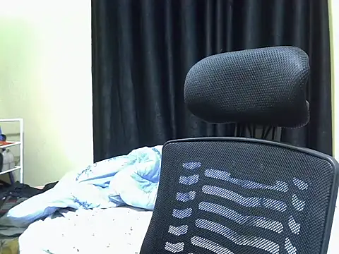 Horny-slut  online show from October 8, 2025, 2:13 am