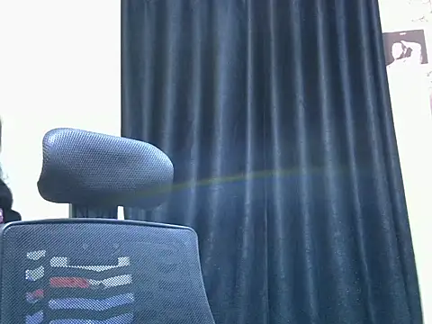 Horny-slut  online show from April 18, 2026, 3:31 am