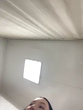 Snapshot of LeilaLow chatting on March 21, 2025, 12:06 pm LeilaLow online show from March 21, 2025, 12:06 pm