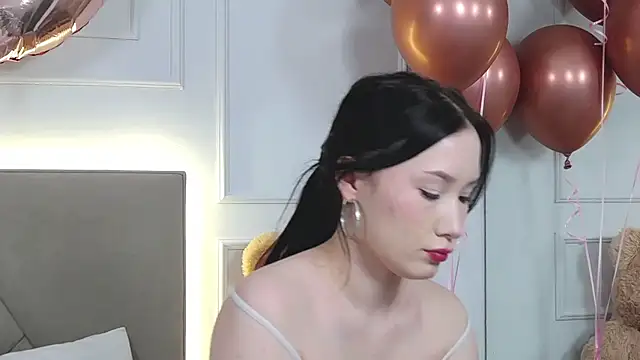 Snapshot of LeilaLow chatting on February 20, 2025, 3:08 pm LeilaLow online show from February 20, 2025, 3:08 pm