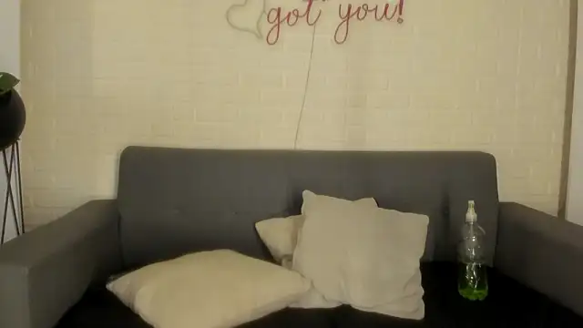 karina gomez 18 online show from February 8, 2026, 11:30 am