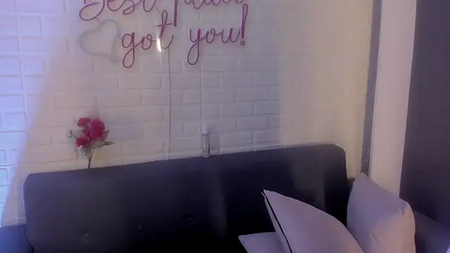 karina gomez 18 online show from September 14, 2025, 11:10 am