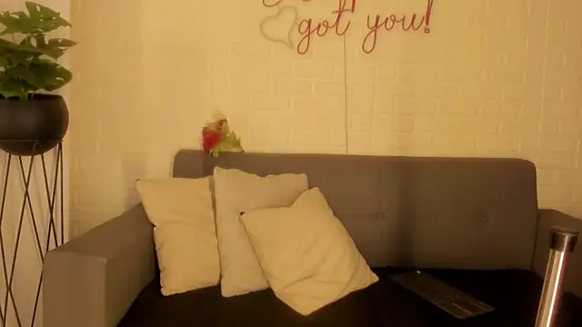 karina gomez 18 online show from January 13, 2026, 11:47 am