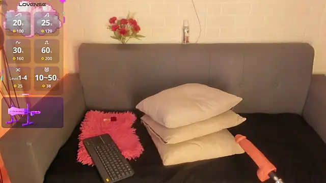 karina gomez 18 online show from September 20, 2025, 11:48 am