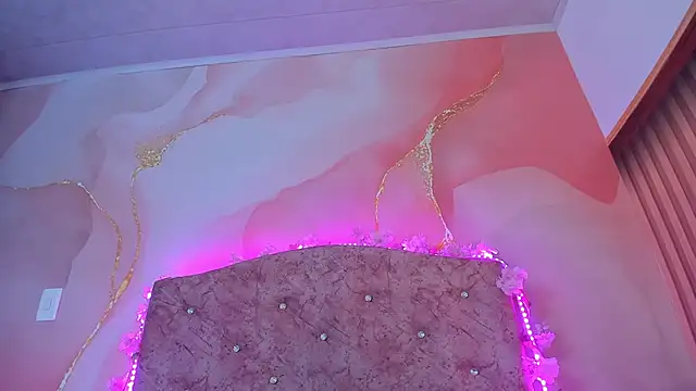 Bella  sweet online show from February 28, 2025, 6:52 pm