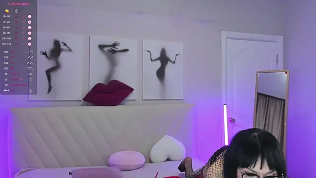 Snapshot of LikaKlint chatting on February 27, 2025, 2:25 am LikaKlint online show from February 27, 2025, 2:25 am