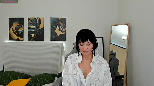 Snapshot of LikaKlint chatting on March 4, 2025, 2:49 am LikaKlint online show from March 4, 2025, 2:49 am