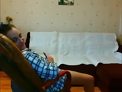 Alice3694 online show from November 17, 2025, 9:02 am