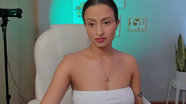 Elena Ruiz online show from January 21, 2025, 7:50 pm