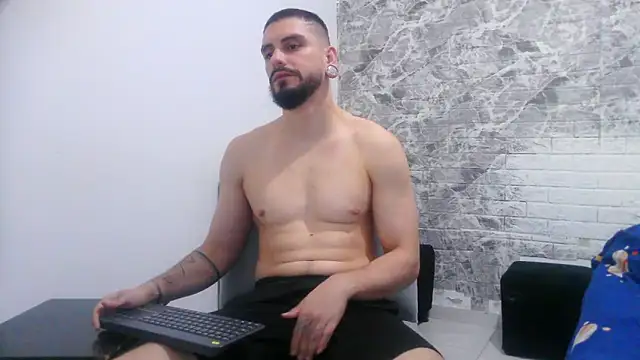 Aaron kwok28 online show from September 17, 2025, 6:32 pm