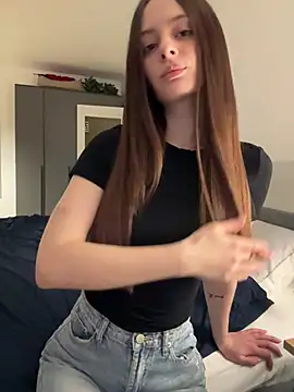 Snapshot of emmsee chatting on February 1, 2026, 7:23 pm emmsee online show from February 1, 2026, 7:23 pm