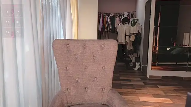 greyslopez online show from September 30, 2025, 9:21 pm