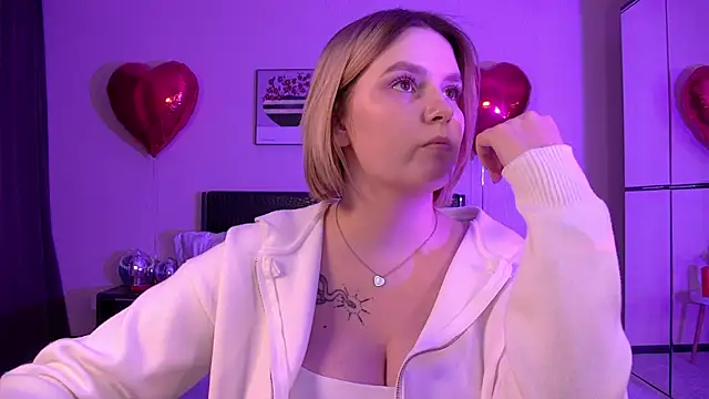 Snapshot of DianeMills chatting on February 26, 2025, 10:15 pm DianeMills online show from February 26, 2025, 10:15 pm