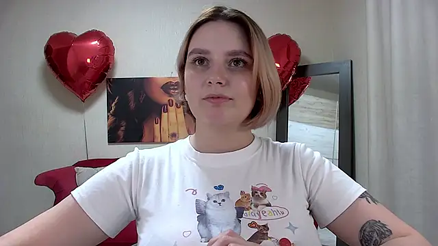 Snapshot of DianeMills chatting on February 25, 2025, 10:53 pm DianeMills online show from February 25, 2025, 10:53 pm
