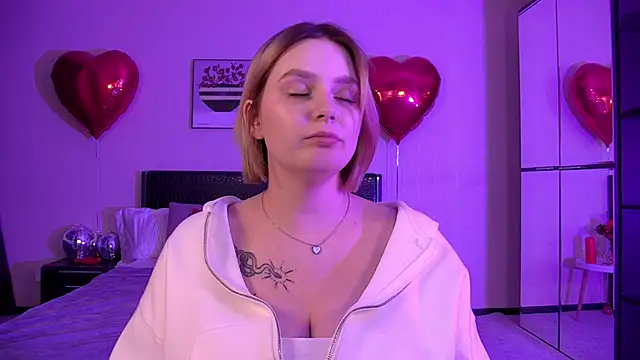 Snapshot of DianeMills chatting on February 27, 2025, 1:19 am DianeMills online show from February 27, 2025, 1:19 am