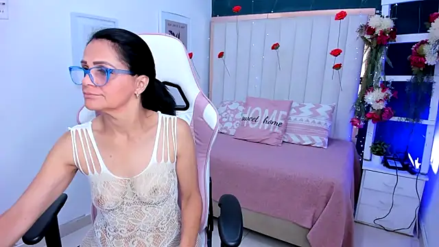 margot smith  online show from March 13, 2026, 12:54 pm