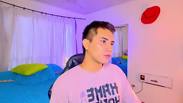 Chris Maddox online show from December 18, 2025, 11:14 am