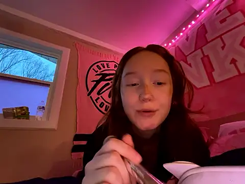 Snapshot of gingerbabe18 chatting on January 9, 2026, 10:06 pm gingerbabe18 online show from January 9, 2026, 10:06 pm