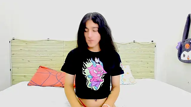 Snapshot of Evil_Queen13 chatting on February 10, 2026, 8:52 pm Evil Queen13 online show from February 10, 2026, 8:52 pm