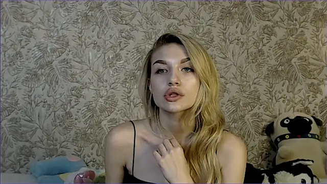 Ella Milla online show from October 28, 2025, 9:25 pm