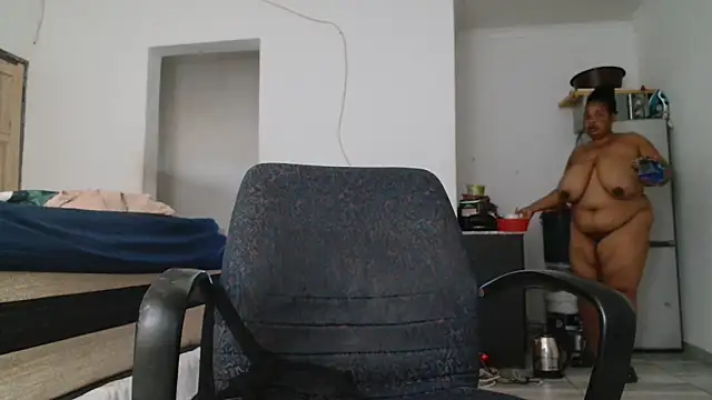 Hugetittiesxx2 online show from October 30, 2025, 3:49 am