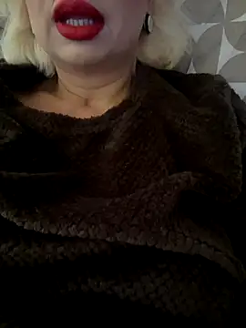 Snapshot of luna_14 chatting on October 27, 2025, 10:49 am luna 14 online show from October 27, 2025, 10:49 am