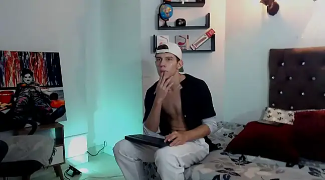 flowers18 online show from March 18, 2025, 1:35 am