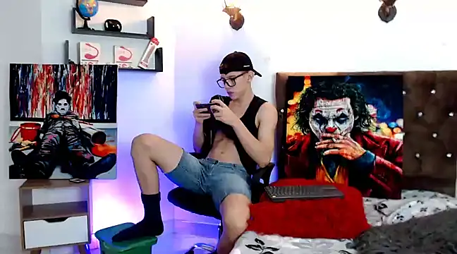 flowers18 online show from February 25, 2025, 9:48 pm