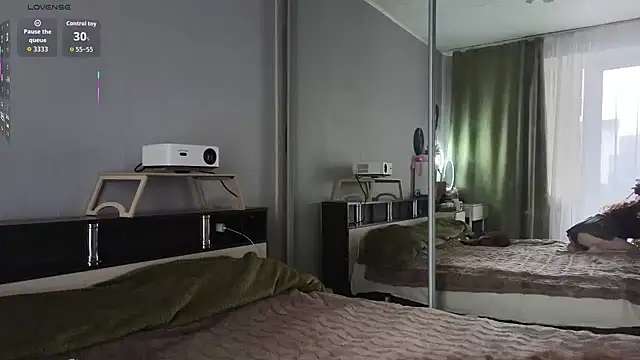 Curly Moon online show from March 9, 2026, 9:02 am